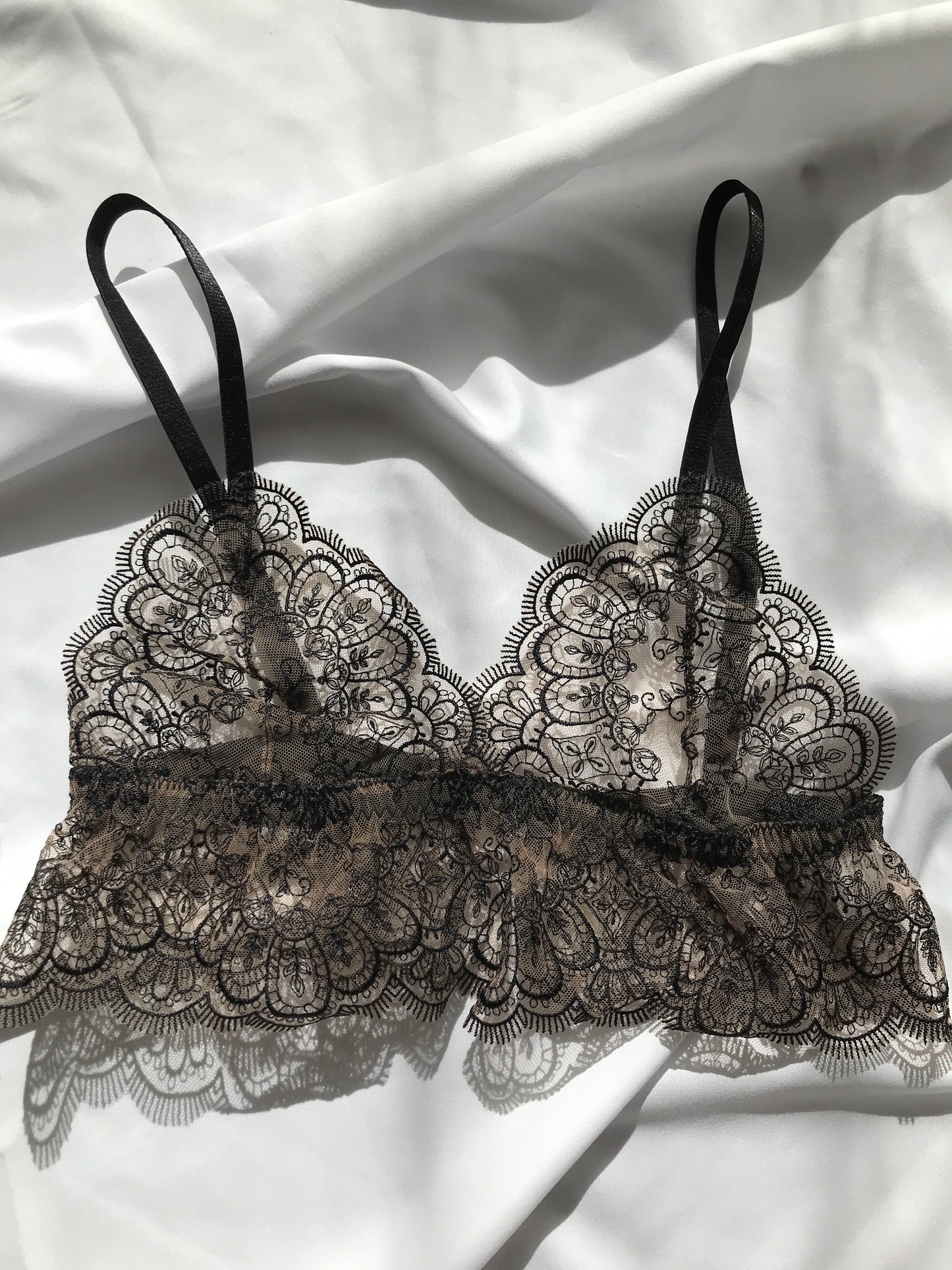 Bella Frilly Bralette