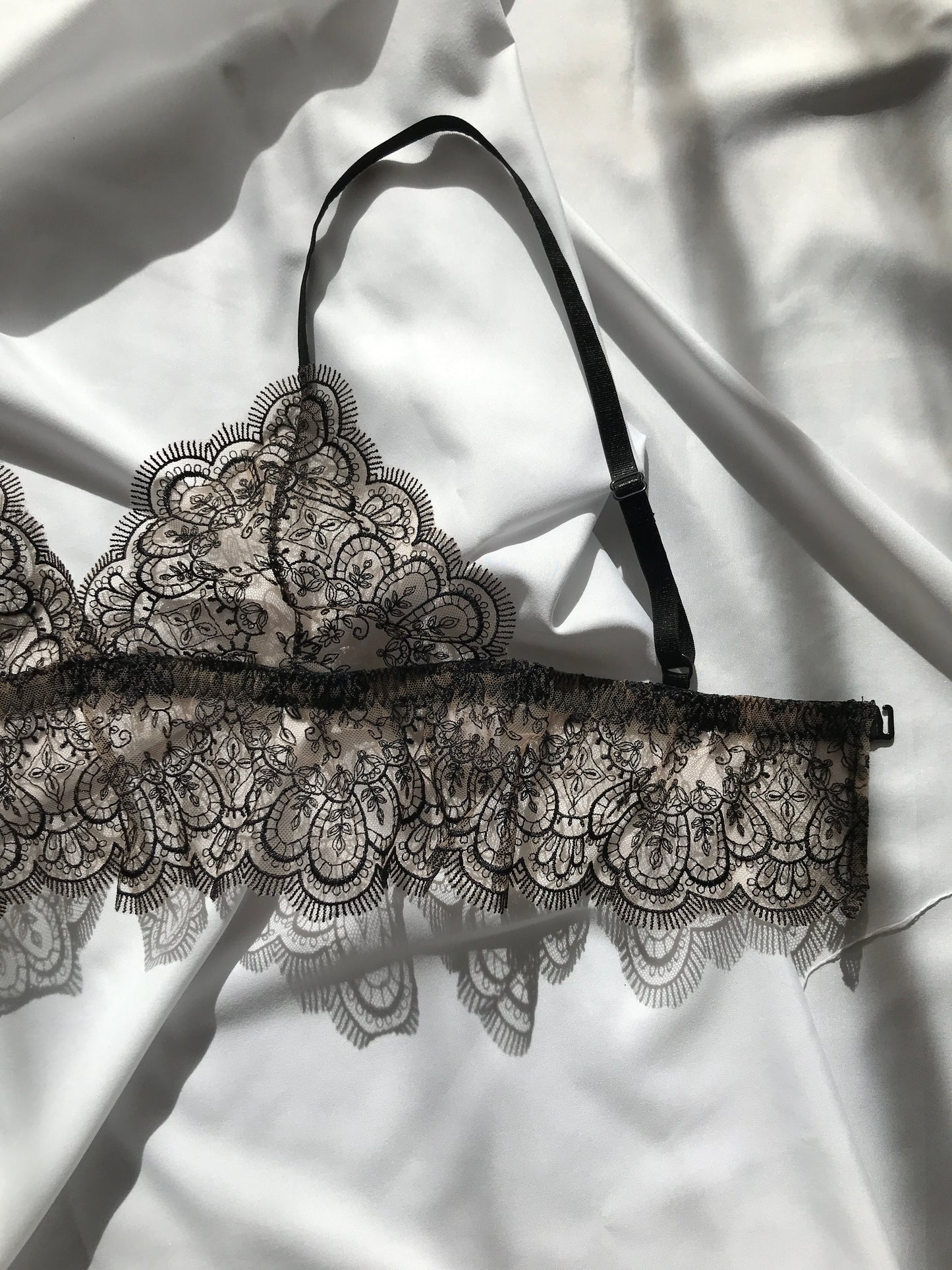 Bella Frilly Bralette