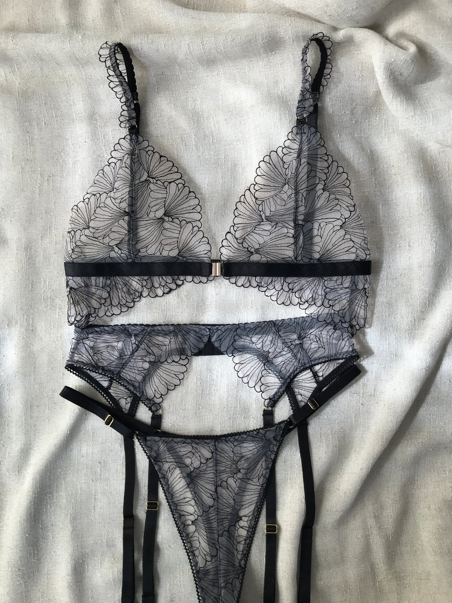Nella G-string